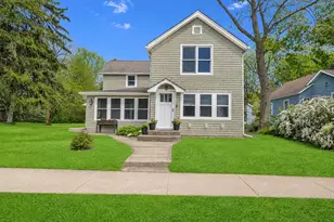 183 Lincoln Pkwy, Crystal Lake, IL 60014 - Photo 1