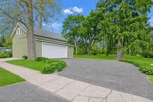 183 Lincoln Pkwy, Crystal Lake, IL 60014 - Photo 4