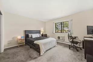 1198 Royal Glen Dr, Glen Ellyn, IL 60137 - Photo 12