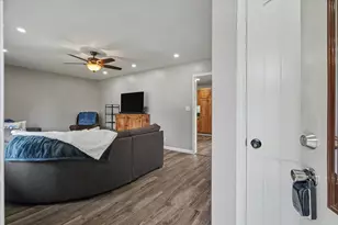 218 N Crossley St, Melvin, IL 60952 - Photo 6