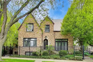 3045 W Ardmore Ave, Chicago, IL 60659 - Photo 1
