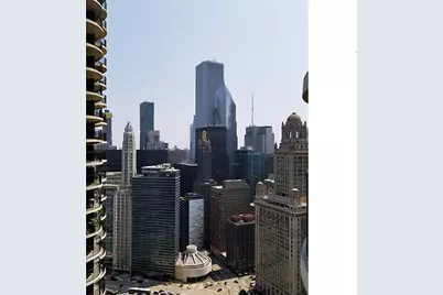 300 N State Street #4907, Chicago, IL 60654 - Photo 8