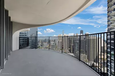 300 N State Street #4907, Chicago, IL 60654 - Photo 6