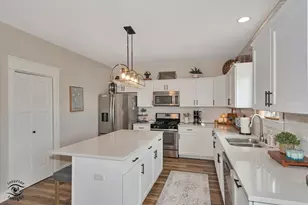 2125 High View Rd, New Lenox, IL 60451 - Photo 8