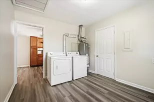 506 E College Ave, Normal, IL 61761 - Photo 18