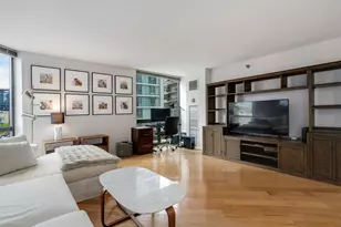 70 W Huron St, Chicago, IL 60654 - Photo 8