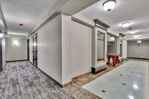 10 E Ontario St, Chicago, IL 60611 - Photo 14