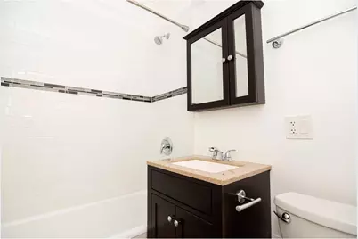 646.5 W Roscoe Avenue #1N, Chicago, IL 60657 - Photo 12