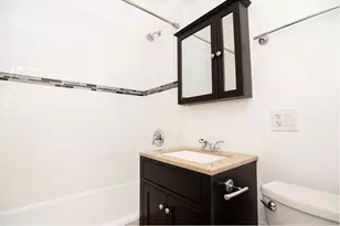 646 5 W Roscoe Ave, Chicago, IL 60657 - Photo 12