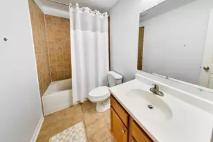 183 N East River Rd, Des Plaines, IL 60016 - Photo 14