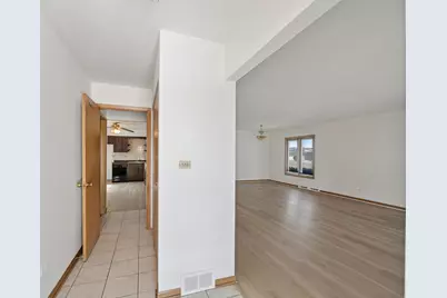 4738 N Potawatomie Avenue, Chicago, IL 60656 - Photo 10
