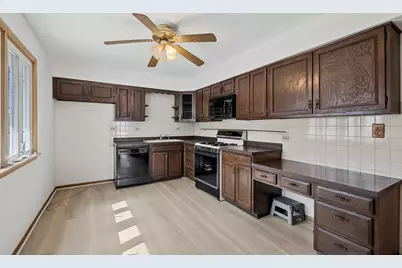 4738 N Potawatomie Avenue, Chicago, IL 60656 - Photo 8