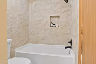 19401 Hickory Pl, Country Club Hills, IL 60478 - Photo 12