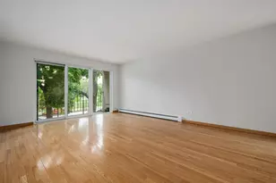 5470 W Higgins Ave, Chicago, IL 60630 - Photo 18