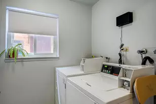 5470 W Higgins Ave, Chicago, IL 60630 - Photo 16