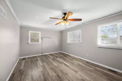 766 W 43rd Street, Davenport, IA 52806 - Photo 18