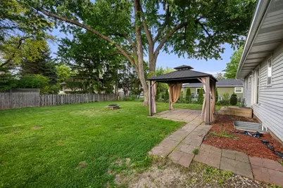 766 W 43rd Street, Davenport, IA 52806 - Photo 28