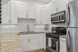 916 W Schubert Ave, Chicago, IL 60614 - Photo 16