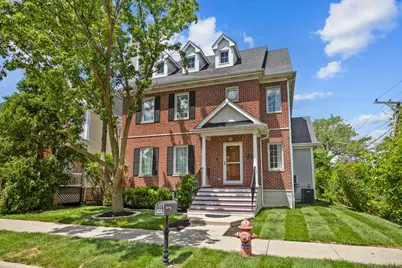 335 W Carriage Lane, Bensenville, IL 60106 - Photo 1