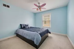 335 W Carriage Ln, Bensenville, IL 60106 - Photo 16