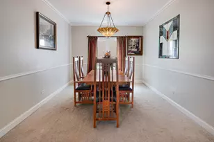 335 W Carriage Ln, Bensenville, IL 60106 - Photo 8