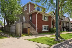 10633 S Ave M, Chicago, IL 60617 - Photo 2