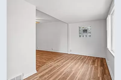 10633 S Avenue M, Chicago, IL 60617 - Photo 14