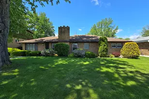 426 Maxwell St, Beecher, IL 60401 - Photo 1