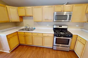 276 Morgan St, Elgin, IL 60123 - Photo 2