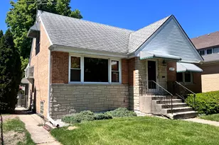4538 N Mobile Ave, Chicago, IL 60630 - Photo 1