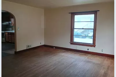 120 E Adams Street, Rushville, IL 62681 - Photo 2