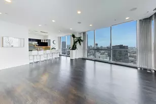 110 W Superior St, Chicago, IL 60654 - Photo 12
