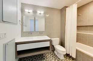 110 W Superior St, Chicago, IL 60654 - Photo 20