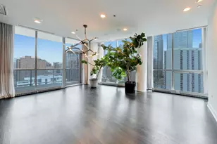 110 W Superior St, Chicago, IL 60654 - Photo 16