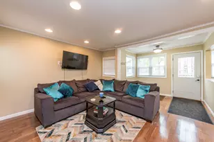 532 N Prospect Dr, Round Lake Park, IL 60073 - Photo 10
