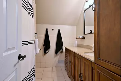 5831 W Leland Avenue, Chicago, IL 60630 - Photo 18