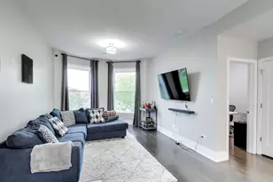 616 E 46th St, Chicago, IL 60653 - Photo 4