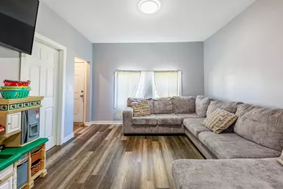 82 Isa Avenue, Chicago Heights, IL 60411 - Photo 6