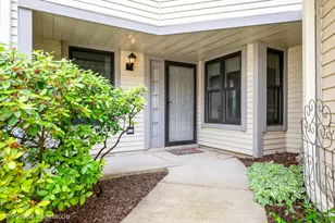 863 N Auburn Woods Dr, Palatine, IL 60067 - Photo 2