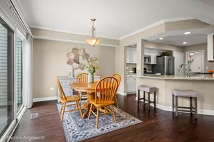 863 N Auburn Woods Dr, Palatine, IL 60067 - Photo 6