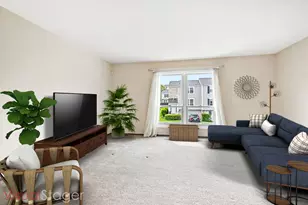 1987 Oxford Ln, Hoffman Estates, IL 60169 - Photo 4