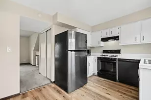 1987 Oxford Ln, Hoffman Estates, IL 60169 - Photo 8