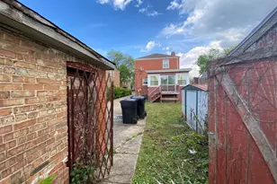 10508 S Forest Ave, Chicago, IL 60628 - Photo 20