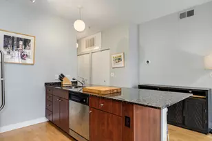 565 W Quincy St, Chicago, IL 60661 - Photo 12