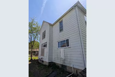 1315 S Rotzler Avenue, Freeport, IL 61032 - Photo 20