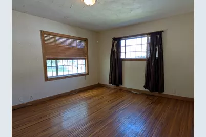 1315 S Rotzler Avenue, Freeport, IL 61032 - Photo 2
