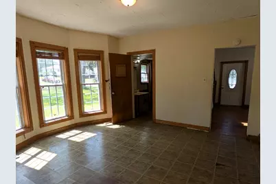 1315 S Rotzler Avenue, Freeport, IL 61032 - Photo 4