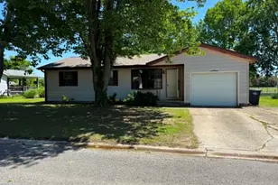502 Prairie View Dr, Salem, IL 62881 - Photo 2