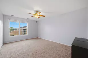 150 S Waters Edge Dr, Glendale Heights, IL 60139 - Photo 10