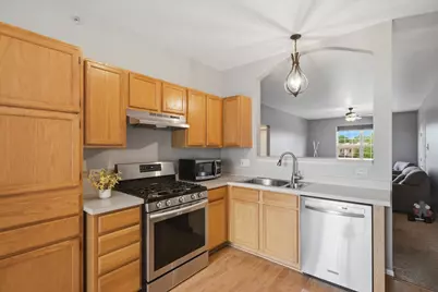 150 S Waters Edge Drive #F, Glendale Heights, IL 60139 - Photo 6